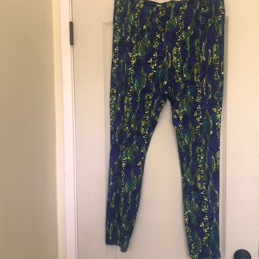 Women’s athletic leggings